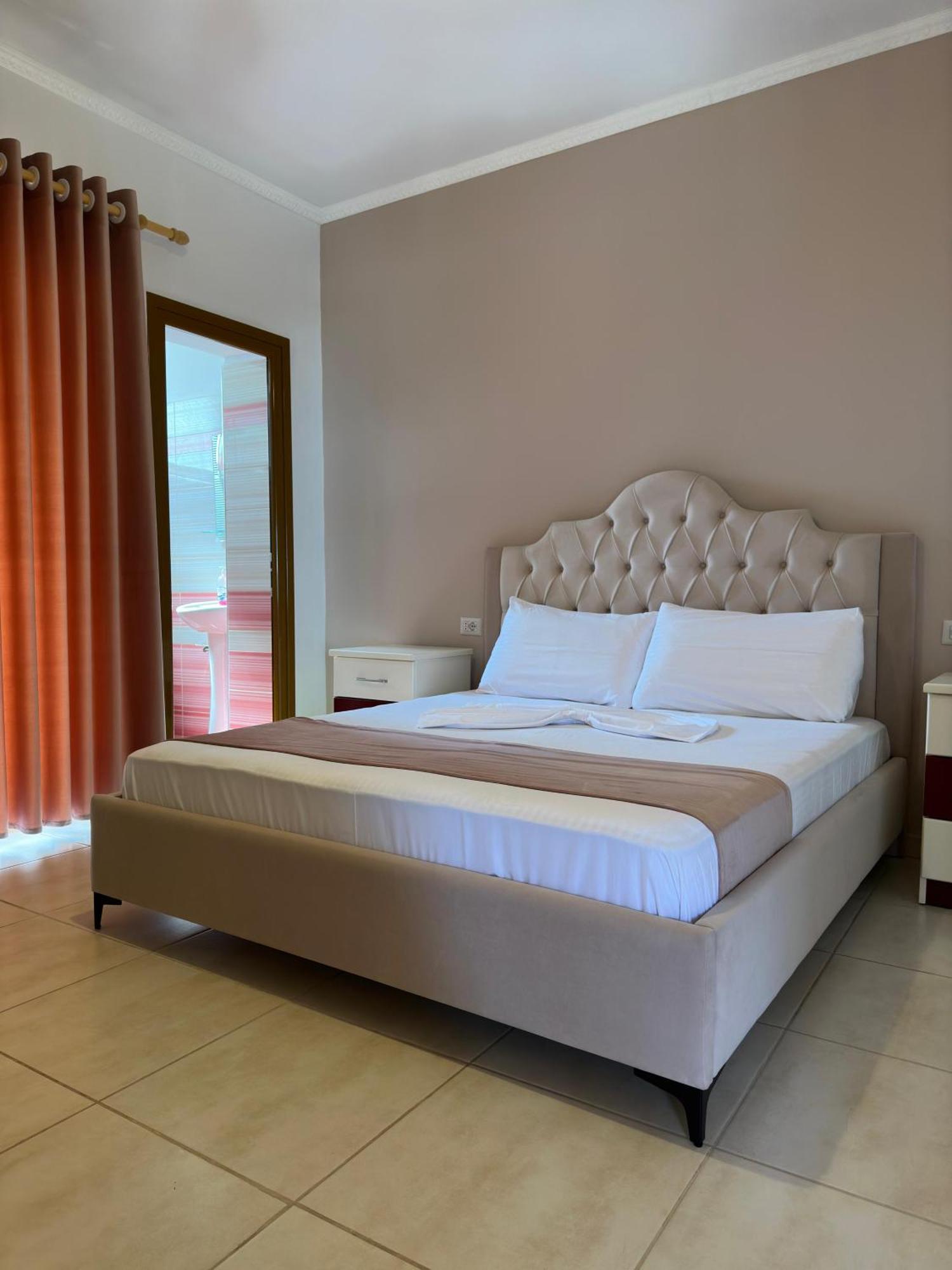 Evelina Ernild Rooms Sarandë Exterior foto